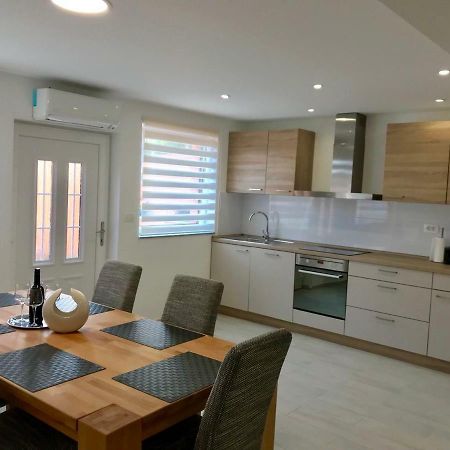 Apartma Sonja Piran Luaran gambar